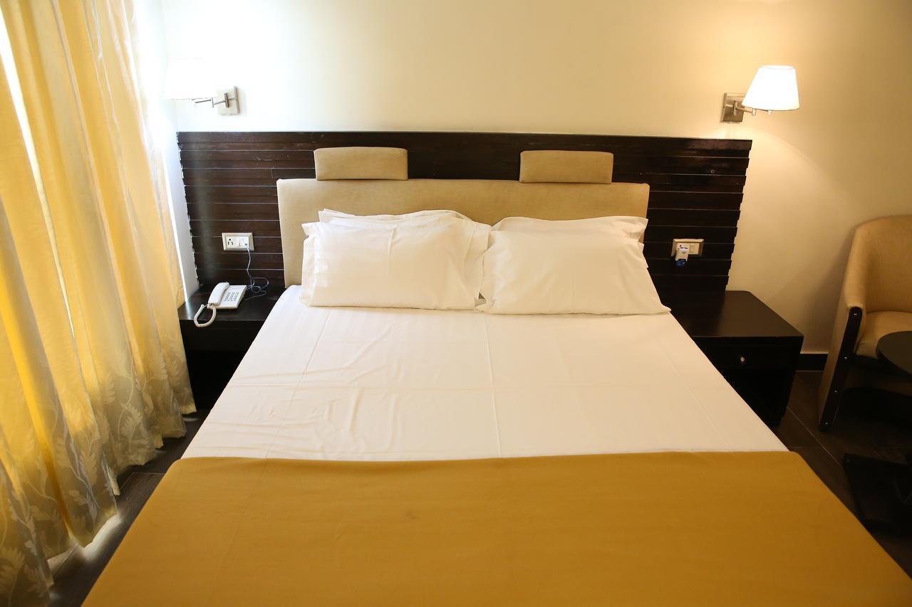 צ'נאי Hotel La Castle מראה חיצוני תמונה