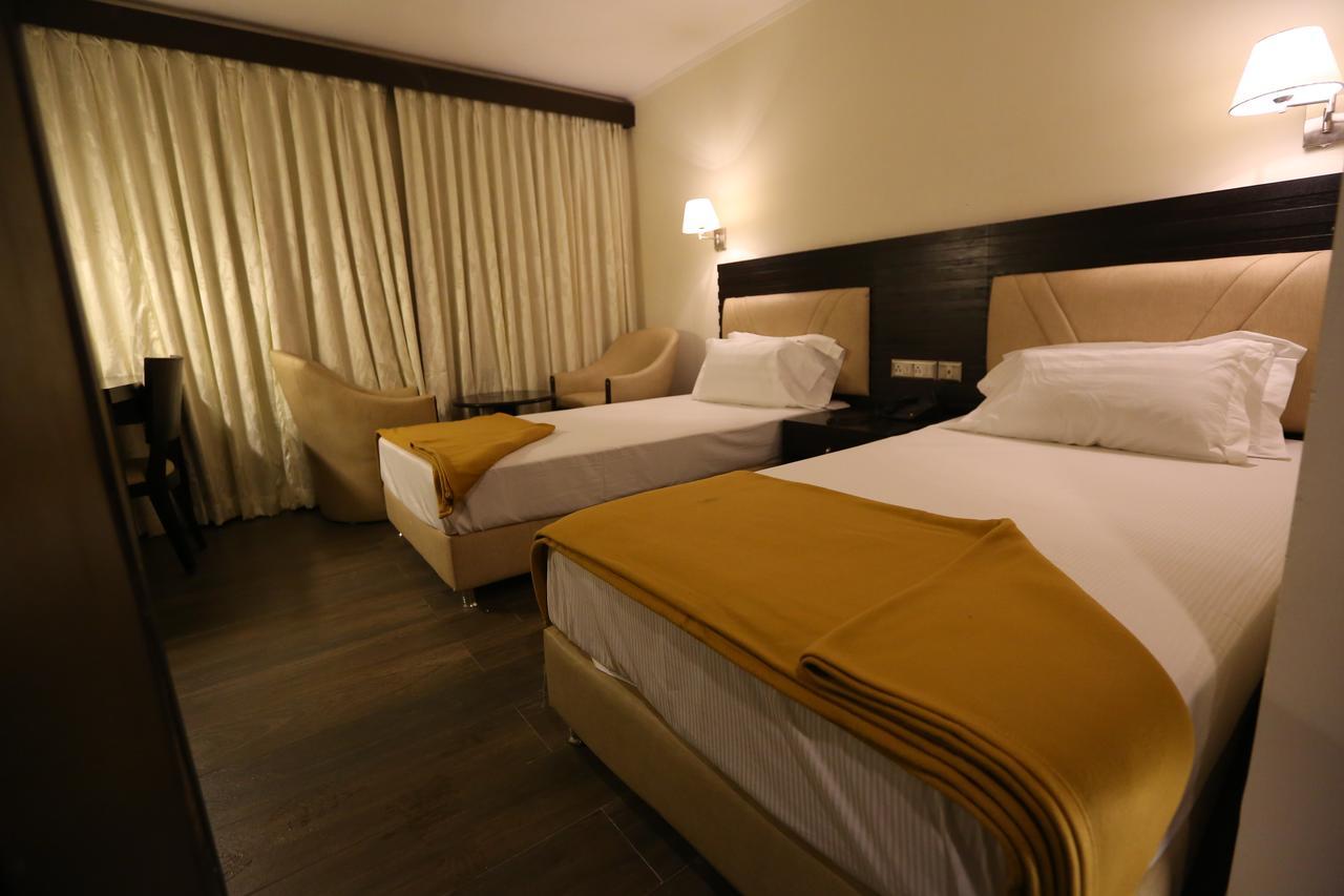 צ'נאי Hotel La Castle מראה חיצוני תמונה