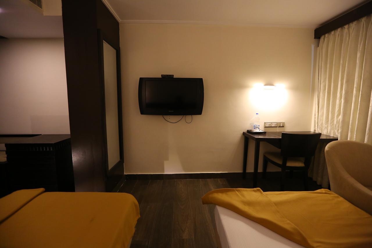 צ'נאי Hotel La Castle מראה חיצוני תמונה
