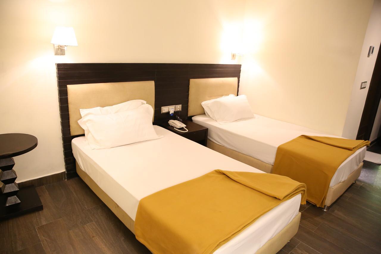 צ'נאי Hotel La Castle מראה חיצוני תמונה